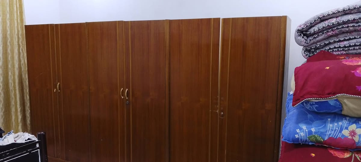 كنتور 6 بيبان...ست بيبان عرض 3 ونص...وطول ثنين ونص ...صاج عراقي مكان بابل قرب شركة  سعر 170 بيع مستعجل.... ***********
