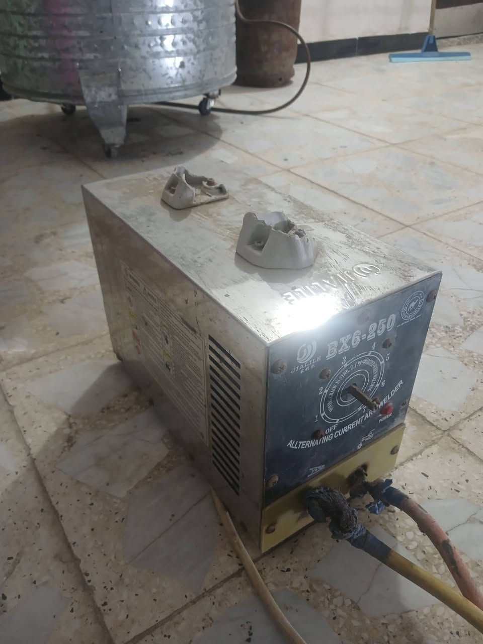 مكينة لحيم شغالة بس وايراتهة يحتاجلهة ترتيب تفحص وتاخذ من البيت عنواني العبيدي حي السفير


**إذا كنت صاحب هذا الإعلان وتريد حذفه لأي سبب، رجاءا أرسل رسالة إلى الدعم الفني**