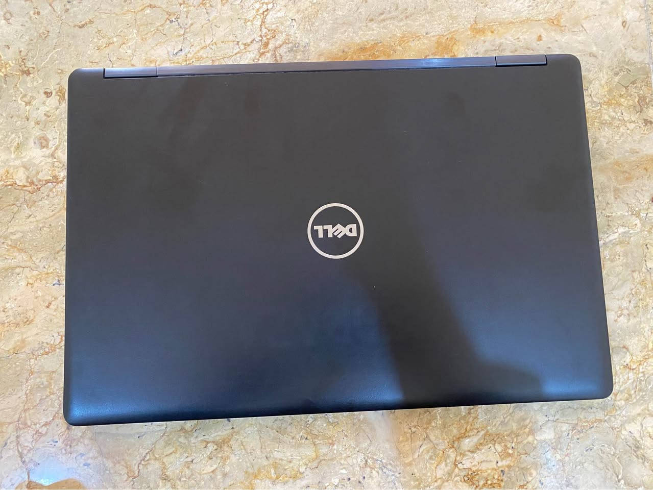لابتوب Dell Latitude 5580 للبيع

السعر: 180 ألف وبي مجال
المكان: بغداد – مدينة الصدر

المعالج: Intel Core i5 الجيل السادس
الذاكرة (RAM): 8 GB
التخزين (SSD): 256 GB
الشاشة: 15.6 بوصة
كرت الشاشة: Intel HD Graphics 520
الكيبورد: ضوئي
البطارية: تدوم من ساعتين إلى 3 ساعات

ملاحظة: زر واحد ناقص بالكيبورد ويعمل بشكل طبيعي . Colombo, Sri Lanka


**إذا كنت صاحب هذا الإعلان وتريد حذفه لأي سبب، رجاءا أرسل رسالة إلى الدعم الفني**