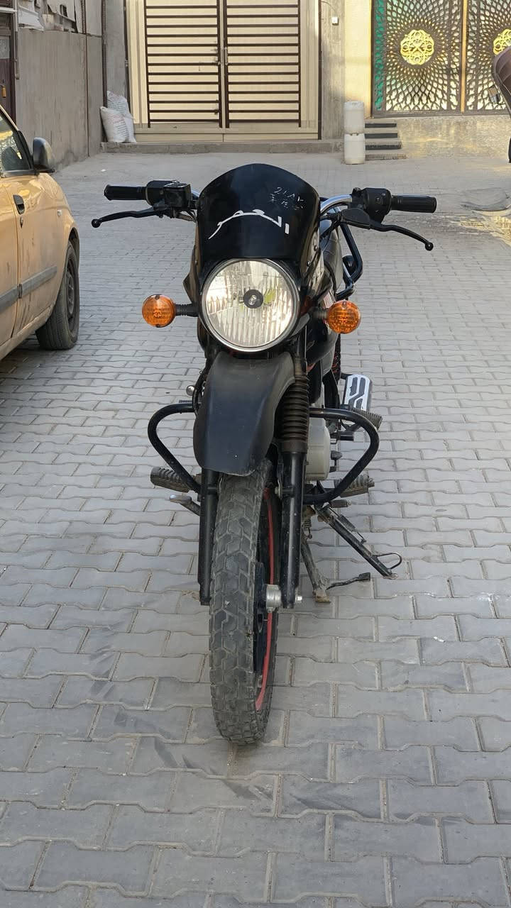 سلام عليكم شباب بوكسر مرقم بغداد للبيع رقم عربي دراجه من رمبه وعلى ايدي موديل22 نازله بل23 دراجه كلشي بيها جديد مكينه ممفتوحه صدر جديد كلشي بيها شغال بيها دخانه بيضه خفيفه كلش وما مبينه مكانها الشعب ب2200 وبيها مجال كلش بسيط ***********
