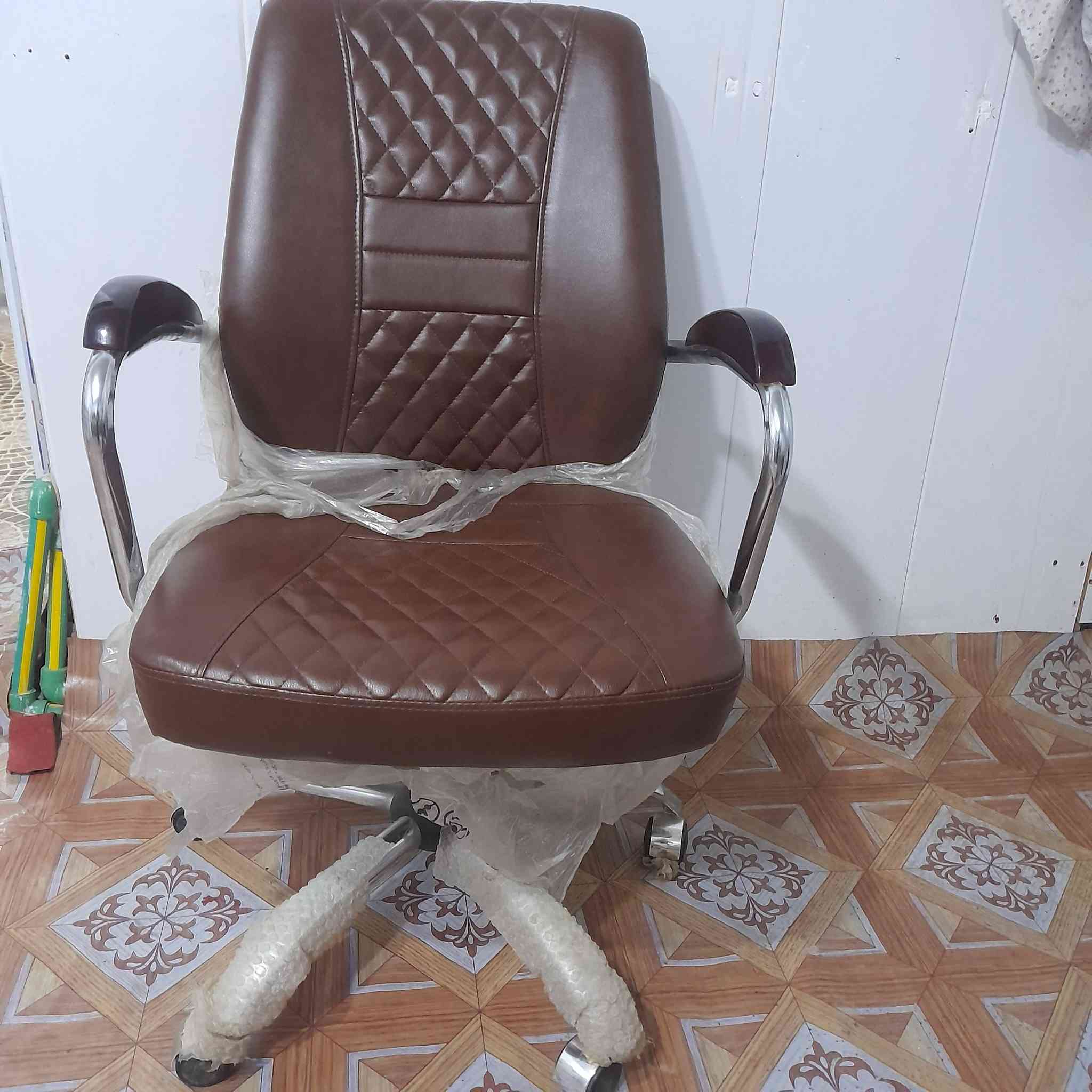 السلام عليكم 
كرسي مكتب متحرك 
جديد استعمال اسبوع واحد 
مكاني داخل قضاء الطارميه 
الاستفسار على خاص


**إذا كنت صاحب هذا الإعلان وتريد حذفه لأي سبب، رجاءا أرسل رسالة إلى الدعم الفني**