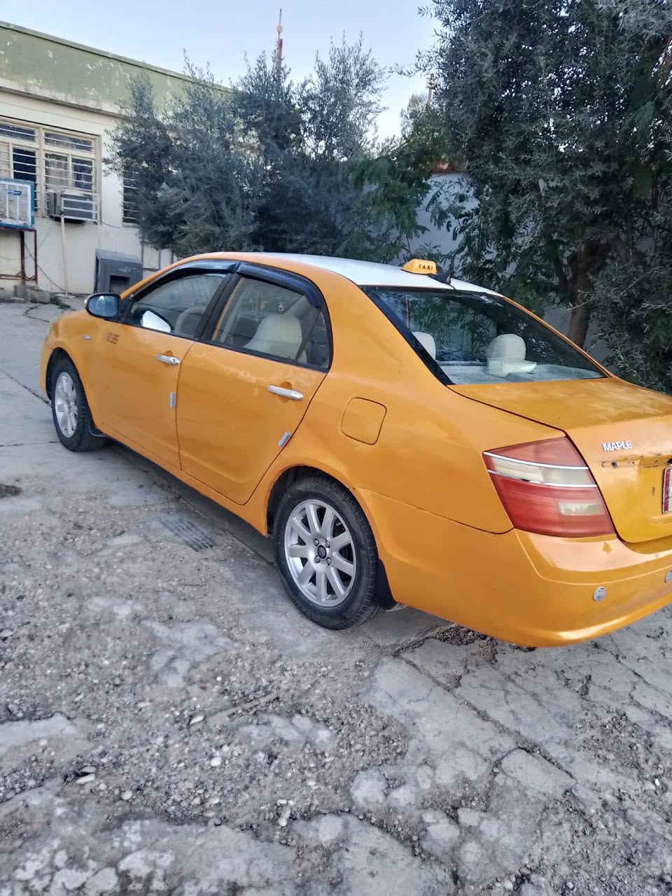للبيع جيلي موبل موديل 11 كير محرك كورلا 1800 بلادي بشرط سياره نضيفه شاشه تاب مضومه زينون عالي ناصي سياره تبريد ثلج مال كامري سنويه جديده حدايه امامي خلفي جديد سياره بدون صبغ اي نقص مابي محرك جديد مصفر هيه وغرامه سعره 40 بي مجال هاي رقمي ***********
