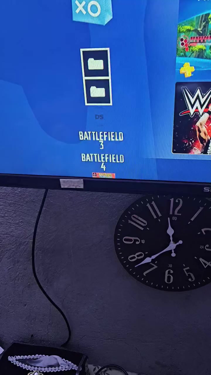 السلام عليكم 
ابلي 3 سوبر اسلم  
مساحته  التخزين 250G 
المستخدم  41G  
ملحقاته جوستك 1
السعر [١٥٠الف]  سعر 
نهايه يختلف عن البل سوك 
شغل والعب
عكس المتفر على الهن
احسن ماظل كل ما شغل
الزم تفعل الهن 
ومرات يصفن عنك
  مكاني حي العسكري


**إذا كنت صاحب هذا الإعلان وتريد حذفه لأي سبب، رجاءا أرسل رسالة إلى الدعم الفني**