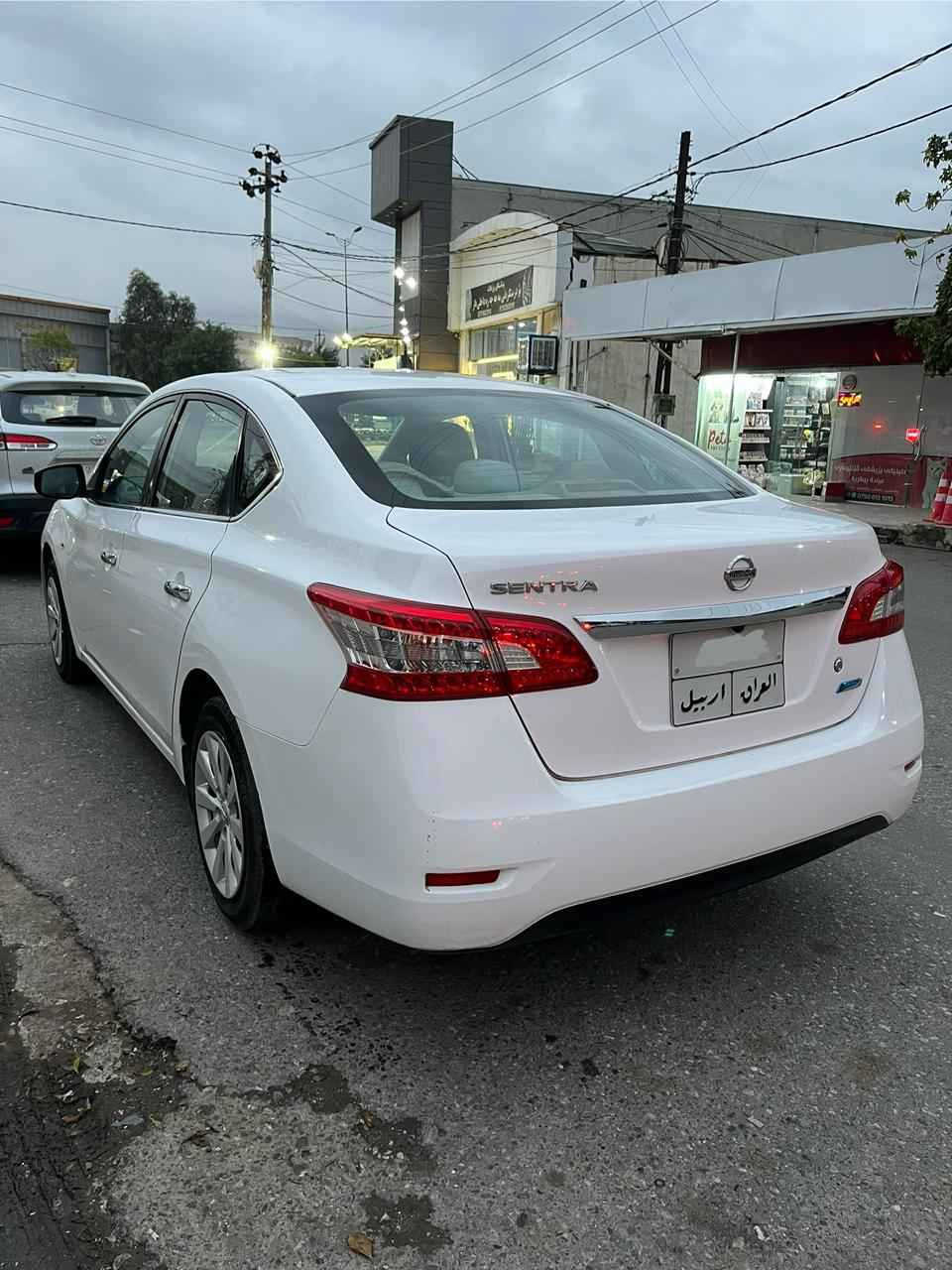 نیسان سێنترا مۆدێل ۲۰۱٦ مواسەفات خەلیجی بێ بۆیاغ گێڕ مەکینە تەقەو ڕەقە بە شەرت تەنها یەک بست جاملغی بۆیاغە  غرامەی ٨۲۰ هەزار لەسەرە پاش مامەڵە دەگەڕێندرێتەوە نرخی ۱۰٦ وەرەقەو تۆزەک مەجال *********** أربيل, العراق
