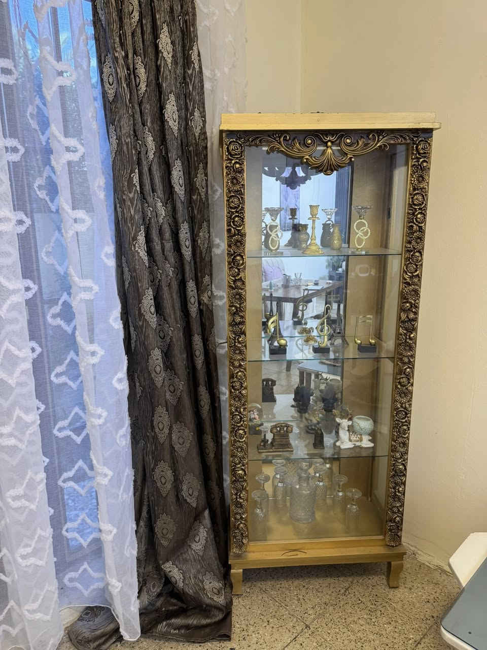 ميز طعام ديوان وكراسي عدد 2 السعر 175 خشب زان  فاترينه السعر 75 وطبلات كبيره مع 4 صغار 75


**إذا كنت صاحب هذا الإعلان وتريد حذفه لأي سبب، رجاءا أرسل رسالة إلى الدعم الفني**