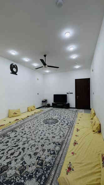 دار للبيع في الرمادي شارع اربعين قرب مجمع الخيام السكني طابو زراعي سند 25 تحويل مباشر بناء حجر البيت نضام كامرات نضام غاز وغيرها 

#المساحه200 متر 
#الوجه10 متر 
#النزال20 متر 
#عرض شارع 7 متر تبليط خدمات كامله 

يتكون من غرفتين ومطبخ وصاله وصحيات خارجيه وداخليه  واستقبال. 

#سعر 130 مليون وبي مجال 💸

للاستفسار ***********📱
