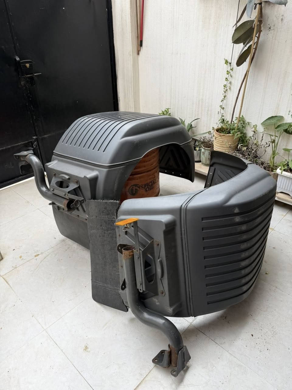 جاملخى پشته وەى اتيكو 8برخى هی واحشه مؤديل 2018 جۆتەکە قۆڵەکەنیشی لەگرە لوى لؤكه
شوێن هه ولیر سەحريشى 450$ کەمەک مەحمەلە
 روقەم تەلەفۆن ***********
  
رفرف الخلفي أتيغو 8 براغي للموديل الجديد بچم وعش 2018 هو رفارين وله أذرع وهو جديد، المكان في إربيل والسعر 450 دولار قليلالفضاء
ديجيت الهاتف ***********
