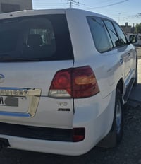 لاندكروزر • ٢٠٠٨ • بلا صبغ