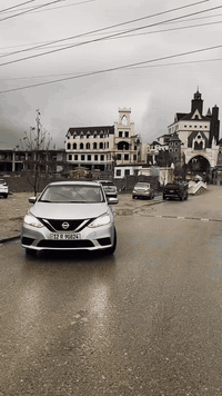 سلام عليكم
سنترا 2019 لبييع 
رقم نينوى جديد 
صبغ جاملغ وباب فقط 
محرك وكير بشرط 
السعر 120 وبيها مجال 
التواصل علا الواتس ***********
