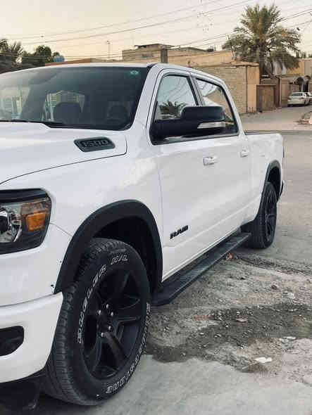 دوج رام 
مديد ٢٢ بك هورن 
سيره ماشيه 11000 الف 
تويل مكينه ٨
بدي طويل باب طويل 
السعر280
رقم بغداد بأسمي 
رقم الهاتف ***********
عنوان بغداد
