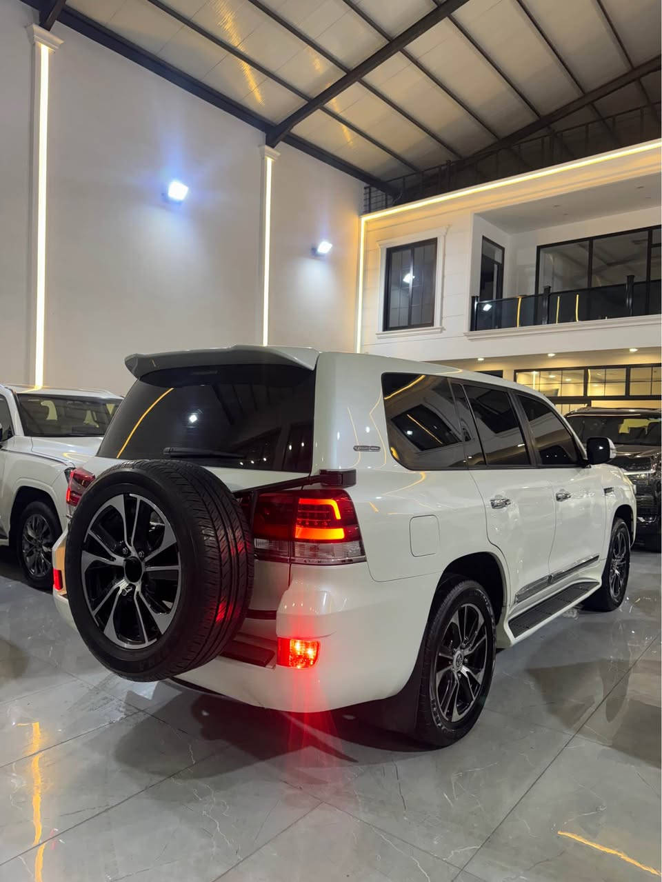 تویوتا   لاندکروزەر

2020    سپی

6   پستن

مەکینە

4.0L

………………………………………………………………………….

وارد     خلیجی

…………………………………………………………………………

 

124          هەزار         رۆیە
 

…………………………………………………………………………

جی   اکس   

دەبل     سپێر
 

…………………………………………………………………………

مواسفات 

کوشن کارەبایی

تەبریت مەرکزیی

شاشە

حەساس

بەسمە

سیلایت

8   ایرباگ

سەلاجە

………………………………………………………………………….
 

  

بێ          بۆیاخ

   
بێ          تەزرە

………………………………………………………………………..

رەقەم   و   سەنەوی    نوییە
  

بەناوی    خۆمانە

  
………………………………………………………………………….

کتاب   جام   رەش

%80

دائیرە    مرور

………………………………………………………………………..

شوێن               هەولێر

معرض              جوهر

………………………………………………………………………..

نرخ

………………………………………………………….

515                                              وەرەقە
 

………………………………………………………………………..

***********

(    واتس    اب    هەیە     ) أربيل, العراق
