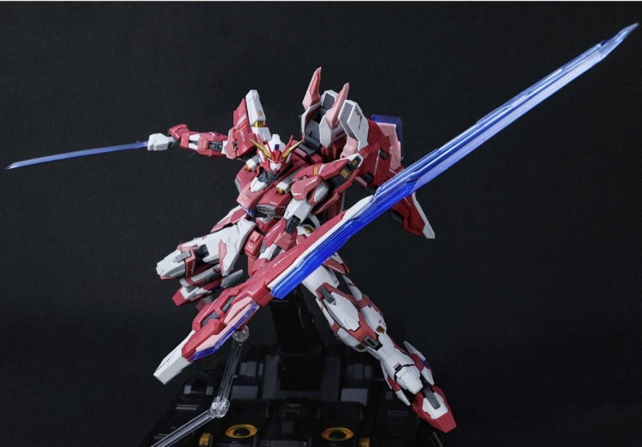 المجسم هو Alkaid Pink-II (المعروف أيضاً باسم Alkaid ) من إنتاج شركة QianQiuShang  وهو جزء من سلسلة تسمى "Genesis of Starry Sea"
النوع والمقياس: طقم نموذج بلاستيكي (Plastic Model Kit) بمقياس 1/100، ويصل طوله عند الرأس إلى 23 سم تقريباً 
متزفر للبيع لدينا يوجد توصيل لجميع المحافظات 
واتساب ***********
