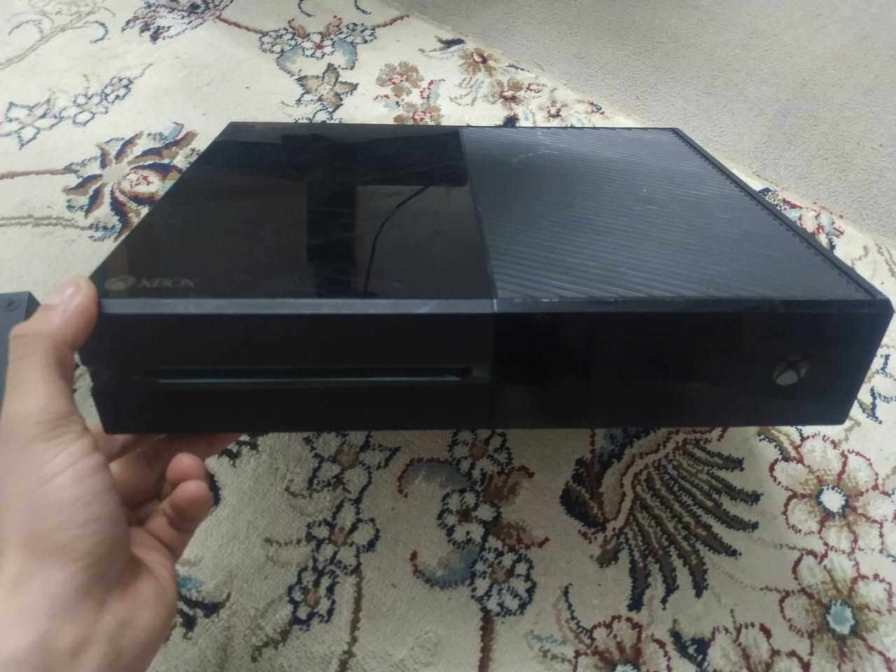 Xbox one 
معا قرص فيفا ١٨ 
واللعاب اضافيا 
السعر ١٢٠ وبي مجال


**إذا كنت صاحب هذا الإعلان وتريد حذفه لأي سبب، رجاءا أرسل رسالة إلى الدعم الفني**