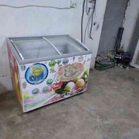 ثلاجة عرض • حجم وسط • تجميد