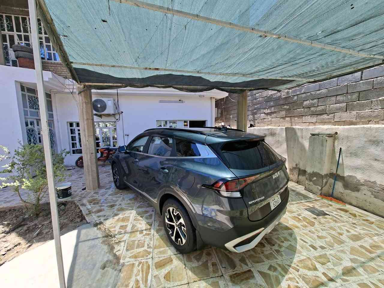 سلام عليكم سيارة سبورتج هايبرد 2025 وارد امريكي رقمه بغداد فول مواصفات فتحة حساسات خلفية رادار امامي خلفي كشنات جلد سعر 210 بيه مجال بسيط ***********
