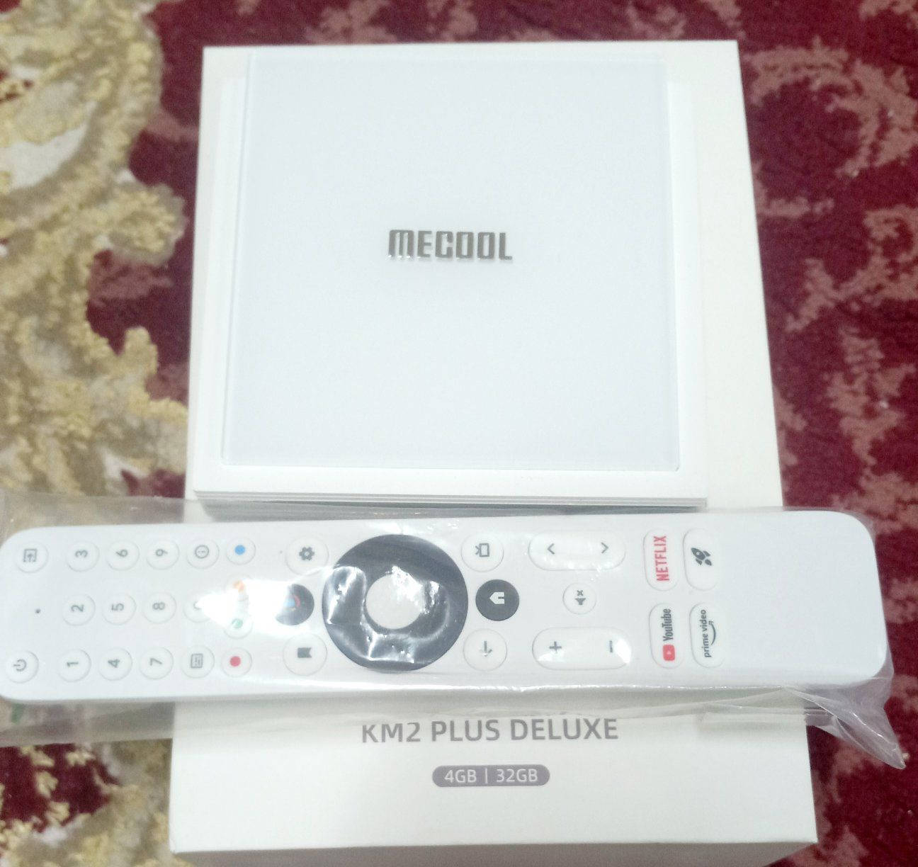 جهاز Tv box Mecool km2 plus deluxe الرسمي مستخدم ايام فقط مع اشتراك تود شهر هديه مني رايده ب (150 الف) مكاني بغداد الأمين الثانيه رقمي *********** وبيه واتساب أو ماسنجر وفيس موجود
