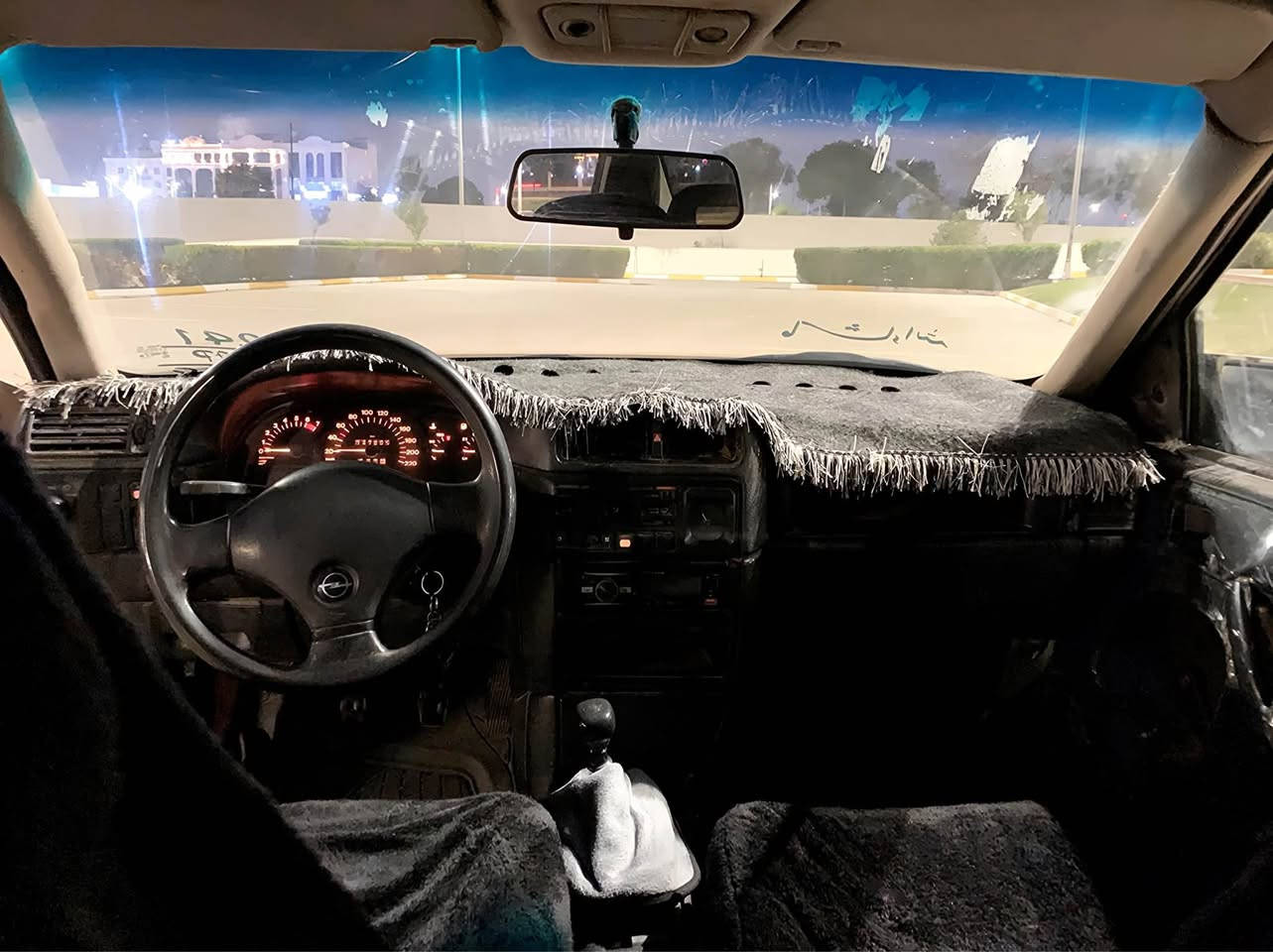 ڤیکترا مۆدێل ١٩٩٠ بۆ فرۆشتن
مەکینە ١٦ زۆر کەم بەنزین دەخوات گێرو مەکینەو کارەبایاتی مەزبووتە سەنەوی ئەسلی لەگەڵە بە شەرتی ئەوەلیات و حدزو قەرداری  پاوەرە گەرمی مەزبووتە سبوغ عامە بۆ جوانی بێ لیدراوی و قەپو قۆپ تا بڵێی توندو تۆڵە ***********سعرى ٢٥ مەجالیکی برایانە أربيل, العراق
