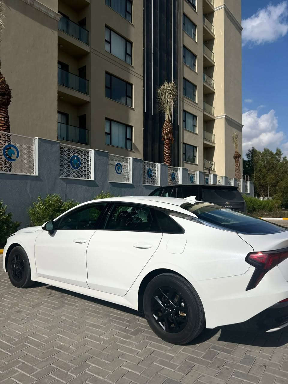 كيا كي فايف 2025 شكل جديد k5

محرك : 2500 تنفس طبيعي مرغوب 

بعدها زيرو سياره ع مشي اميركا 11 الف 

مواصفاتها 

بصمة 
تشغيل عن بعد 
بصمه ابواب وبصمه جنطه 
لد امامي وخلفي 
عدسات زنون 
نقاط عمياء 
شاشتين دشبول متصل 
عدادات ديجتل 
تبريد ومسجل شاشه منصل 
حساسات 360 درجة 
سايد بريك كهربائي 
اوتو هولد 
تحكم مود درايف 
فول تحكم ستيرن مع قياده ذاتيه 
رادارات امامي خلفي وجانبي مع اوتو ستوب 

سياره حادثها جاملغ وبابين جهة الصدر 
بدون دواخل ابد وطرف بنيد صبغ 
دخول جديد وتحويلها مباشر 

عنوان : الكاظمية جكوك 

السعر 185$

الاستفسار واتصال :***********
