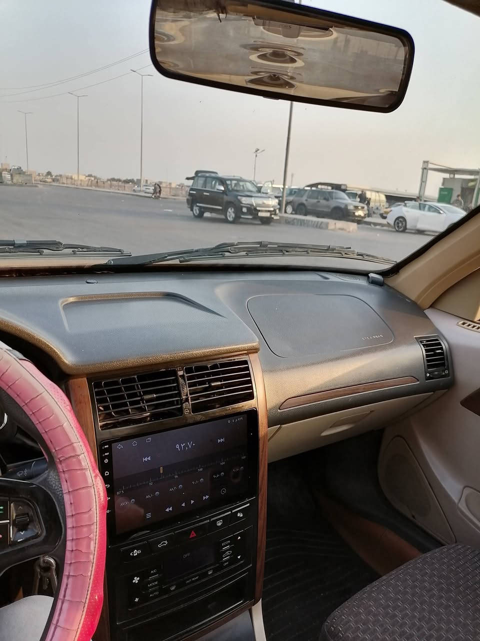 السلام عليكم بيجو بارس 2018 السيارة بيهة ضربة من الخلف الصندوك والدعامية تبديل اصلي شركة نفس اللون والجاملغ الخلفي واحد بي بارد والثاني صبغ الحوض بي تعمير شغل مرتب السيارة شادلهة مكينة كامله شركة هيا والكور ولكلج قبل تقريب 4 اشهر تبريد ثلج السيارة نضيفة الله شاهد اي نقص ما بيها منظومة غاز شادلها مكان السيارة بغداد السعر 52 رقم الهاتف ***********
