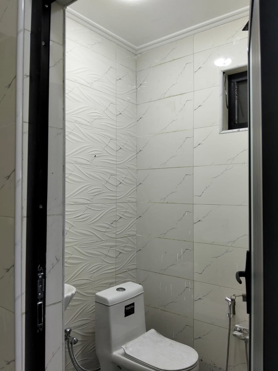 السلام عليكم
مشتمل للبيع او مراوس المساحه 90 م قاطين مسلح بناء حديث تسليم مفتاح بناء درجه اولى فول الواجهه 4،5 والنزال 20 مدخلين

يتكون من 

كراج خدمات خارجيه استقبال صاله مطبخ خدمات منور غرفه 

ط2 غرفتين منور خدمات 

ط3 بيتونه كبيره وسطحين 

ارضيه مرمر ابواب تركيا قاصه شبابيك المنيوم

العنوان الشعب خلف لحوم ابو سجاد الي مقابيل حسينيه المصطفى

سعره مناسب جدا

للاستفسار اكثر الاتصال او مراجعه مكتب الشارقه للعقار موبايل *********** ابو يوسف
