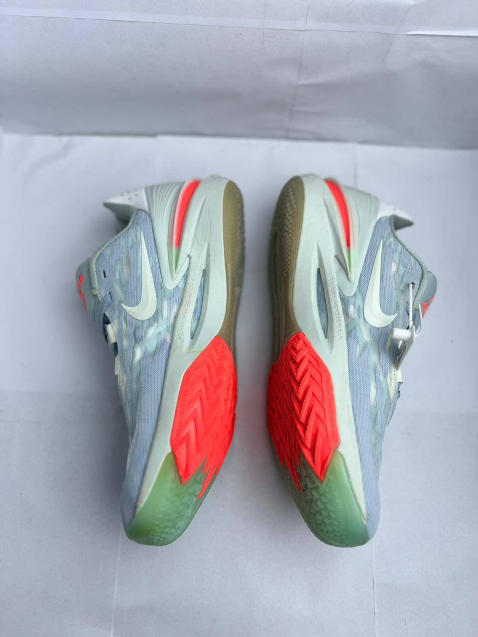 زوم اصلي وكاله غير مستخدم القطعه عليهة ليبل الاسم ومختوم نفسه عل حذاء من كل مكان كدامك لختومات واللون المميز ولجمال لونه بل حقيقه وشكله أحله ب الف مره من الصور يعني الصور تحجي, لمهم تفحصه كدام المندوب اذا مو اصلي وميطابق الكلام يرجع وكلشي متدفع واني الممنون يلبس 44/45 توصيل متوفر 

السعر ٤٥الف دينار فقط


**إذا كنت صاحب هذا الإعلان وتريد حذفه لأي سبب، رجاءا أرسل رسالة إلى الدعم الفني**