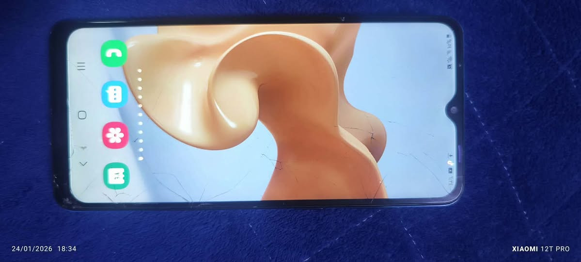 سلام عليكم شباب عندي هذا الموبايل اريد ابيعه او مراوسه باكس بوكس وان فات


**إذا كنت صاحب هذا الإعلان وتريد حذفه لأي سبب، رجاءا أرسل رسالة إلى الدعم الفني**