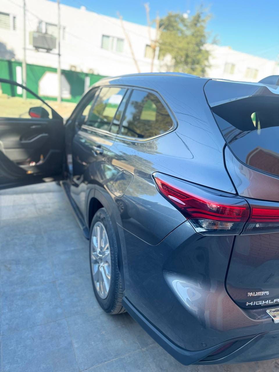 هايلاندر 2023 لمتد❤️
اقبل مراوس شعندك دز 

رقم السيارة : مرقم بغداد جاهزه 
موقع السيارة : بغداد  
نوع السيارة: هايلاندر 
موديل: 2023
محرك 4 2.4 تيربو 

مواصفات: limited 
 
بصمة 
بصمة ابواب 
كشنات جلد 
كشنات خزن كهربائي 
كشنات تدفئة وتبريد 
بريك كهربائي 
اوتو ستوب 
وضعيات قيادة درايف مود سبورت .نورمال .ايكو  
مانع انزلاق 
نزول منحدرات 
Snow ثلج 
ستائر خلفية
صندوك كهربائي 
بلاجيكتور 
رادار نقطة عمياء 
رادار خروج عن المسار 
رادار مانع تصادم امامي 
لايت زينون 
مقاعد صف صالث 
ايشاير مري 
شاحن وايرلس  
شاشة كبيرة 
سستم سماعات 
حساسات اماميه خلفيه 

#ايرباكات كله سليمه 
ملاحظة : صور الحادث مع المنشور 
 

للتواصل : ***********
