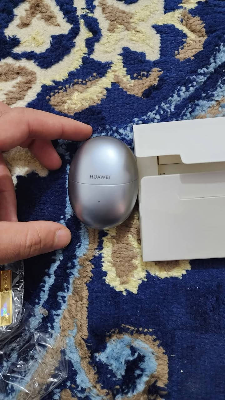 سلام عليكم شباب كيس سماعات هواوي فري بودز  5 سبب البيع ضاعن سماعات وبقى فقط كيس استخدام قليل كلش السعر ما اعرف صراحة بيش ينباع كيس وحدة وحاليا سعرها جديدة ما اعرف بيش


**إذا كنت صاحب هذا الإعلان وتريد حذفه لأي سبب، رجاءا أرسل رسالة إلى الدعم الفني**