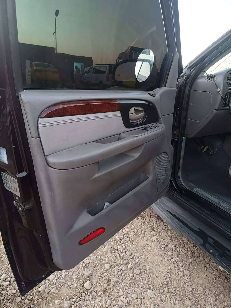 بلايزر للبيع موديل 8 مكفوله من صبغ وضريه بيه شخوك  بسيطه تترقم بغداد موديل 8 العنوان بغداد ترهم 40 والباقي ع وعده حسب ضمان  ***********
