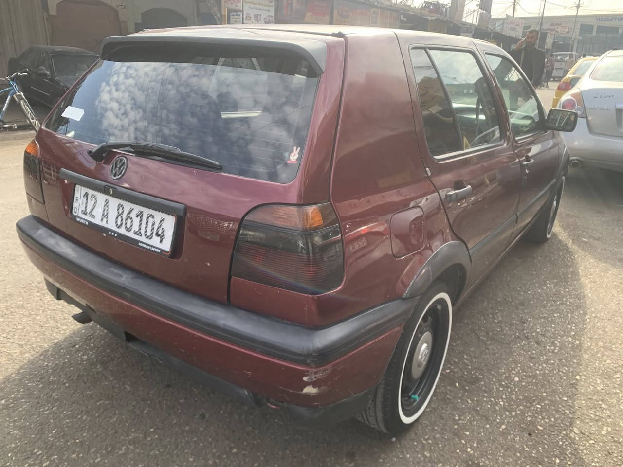 كولف نفخ 92 السياره بسمي رقم اجنبي بيها صبغ بوند ودوسات فقط بدون ضرر تحويل وكاله موجود التواصل على الرقم *********** السعر 43ورقه وبيها مجال
