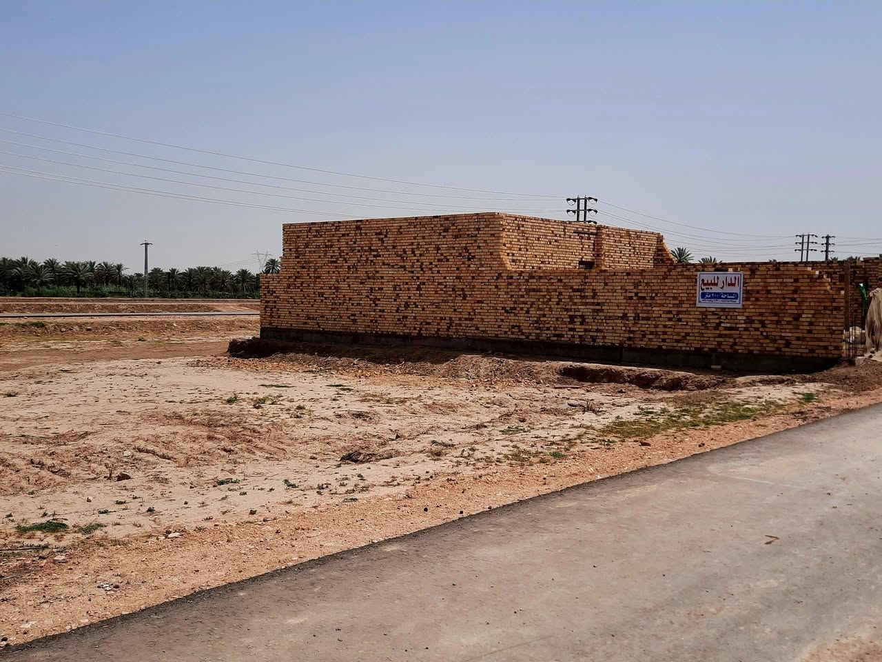 هيكل للبيع مساحة ٢٠٠ متر بناء درجه اولى مكان الحمزه  الغربي. مجمع ام البنين  السكني.  متوفر كافة  الخدمات  الاستفسار . ***********
