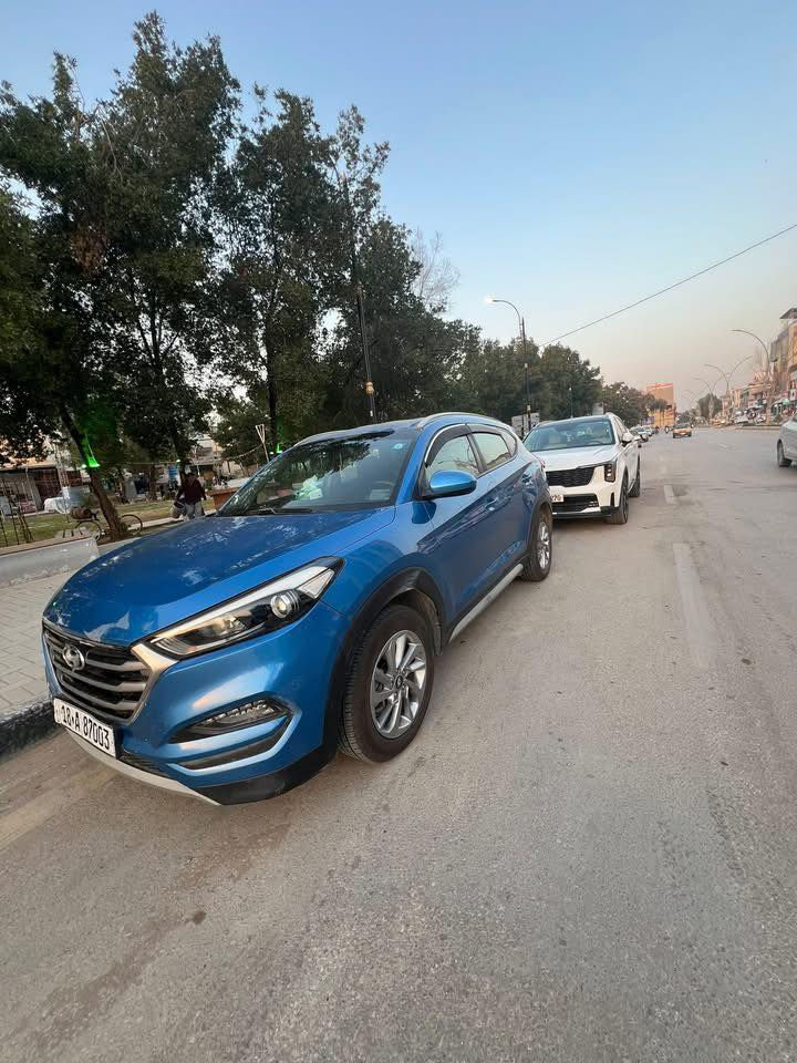 �للبيع هيونداي توسان موديل 2018 🚘

🔹 اللون: أزرق مميز وجذاب

تفاصيل الفحص للسيارة المعروضة:
 • بارد
 • صبغ + فتح
 • صبغ + بارد + رصعات
 • بارد + رصعات + كلير باب السائق + تطييب باب السائق
 • رصعات
⸻

ملاحظات:

يوجد خدوش ورصعات وتكميل وكلير وجراد + الفحص يخص الصبغ فقط.

🔹 محرك اقتصادي وقوي
🔹 مكفولة من الحوادث (فحص كامل)
🔹 مكيف ثلج ❄️
🔹 شاشة + كاميرا خلفية
🔹 جنوط ألمنيوم
🔹 استخدام شخصي والسيارة مرتبة جداً

✨ السيارة جاهزة وما تحتاج أي مصروف
👌 المعاينة خير برهان

📍 المكان: بابل – قضاء المحاويل
💰 السعر: 155 ورقة وبيها مجال
📞 للتواصل: خاص ‭‬
‬


**إذا كنت صاحب هذا الإعلان وتريد حذفه لأي سبب، رجاءا أرسل رسالة إلى الدعم الفني**
