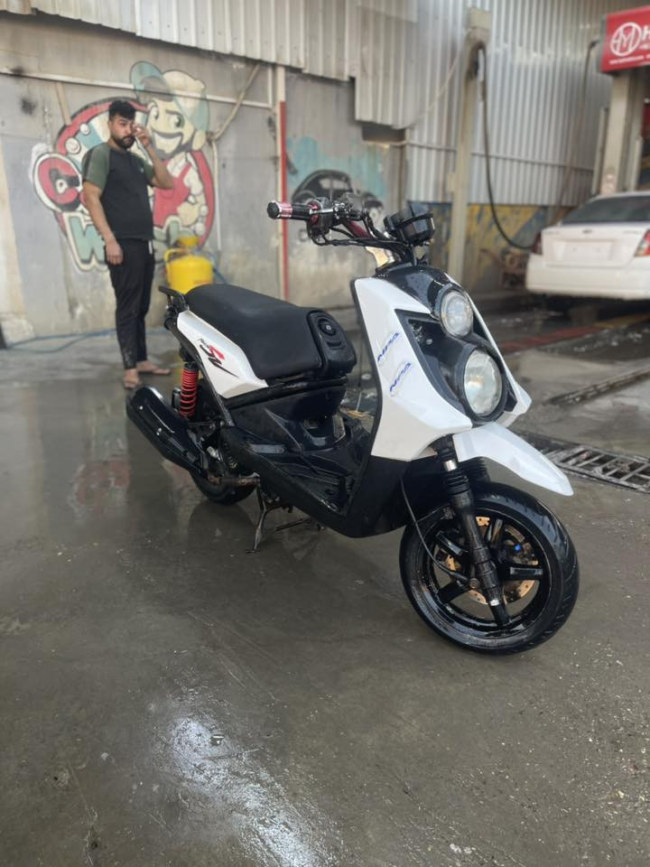 السلام عليكم سكنس جبلي دراجه كفاله عامه خير من الله مكينه مزوده من اليابات دراجه خرسه شلعه ومعدل بيهة يدات اصليه وستيرن هم كلشي شغال يراد بس سايق وتونس رققي 
***********
