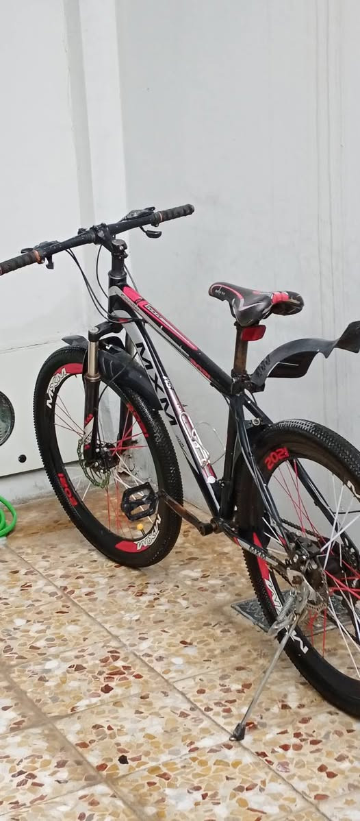 بيسكل كدام العين ادفع سعر يعجبني ابيعك


**إذا كنت صاحب هذا الإعلان وتريد حذفه لأي سبب، رجاءا أرسل رسالة إلى الدعم الفني**