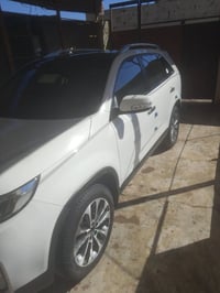 كيا سورنتو 2013 1/1 فول مواصفات بانوراما تشغيل بصمه حساسات خلفي وامامي...