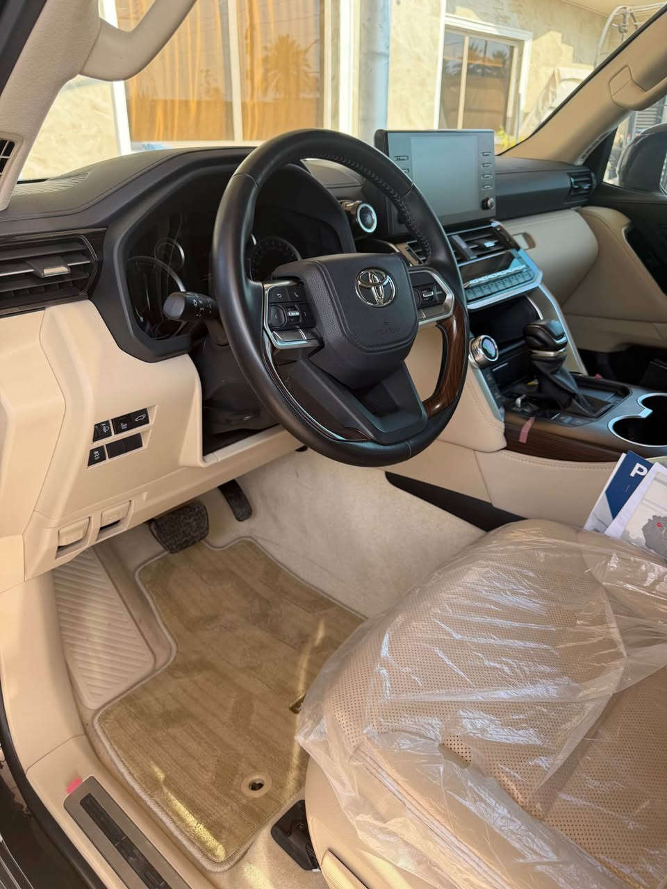 للبيع لاندكروزر موديل 2024 ساز أم الظمان ماشية 5000 فقط اول تبديل دهن الهة للشركة مجاني مغلفة السيارة بلاك نقطة عمياء وكاميرات اصلية سعرهة 73 ألف دولار مجالهة قليل مكاني بغداد الدورة *********** بغداد, العراق
