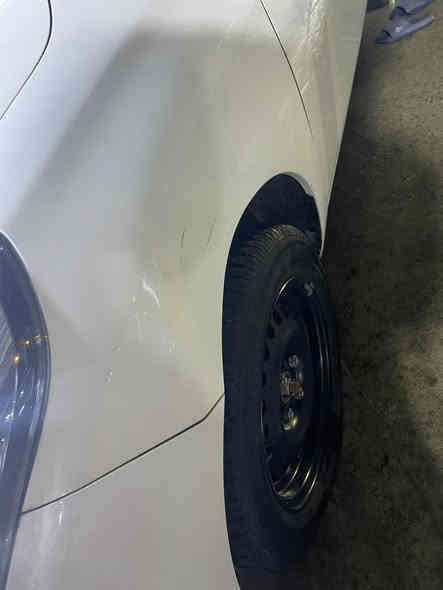 نيسان سني موديل ٢٤ رقم أربيل ماشيه ٥٤ سياره جديده ونظيفه مابيها قطره صبغ مصريه 
السعر ١٢٦ وبيها مجال متواجد فقط وات ساب 
***********
