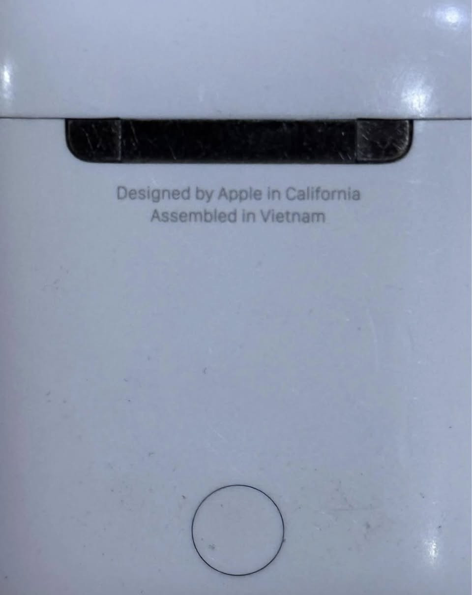 "سماعات ايربود الجيل الثاني"
قطعة أَصلية ، بالباكيت 
والباركود موجود.

استخدام قليل كلش ، ع گد
الدراسة ، قيم واخـذ ولكن
بما يرضي الله ؛ لان القطعة
اصلية ، بدون شاحنة ، فقط
السماعة وملحقاتها.

الموقع : ديالىٰ - بعقوبة.

رقمي : ***********
