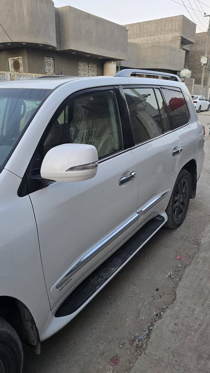 سلام عليكم لكزز 2014 للبيع سبورت فول الفول مواصفات ميحتاج اسولف عن مواصفات سونار مرفق مع الصور  سعره 395 اذا اكو مراوس ابجيب 23 مكان السياره بابل
للاستفسار 
***********
