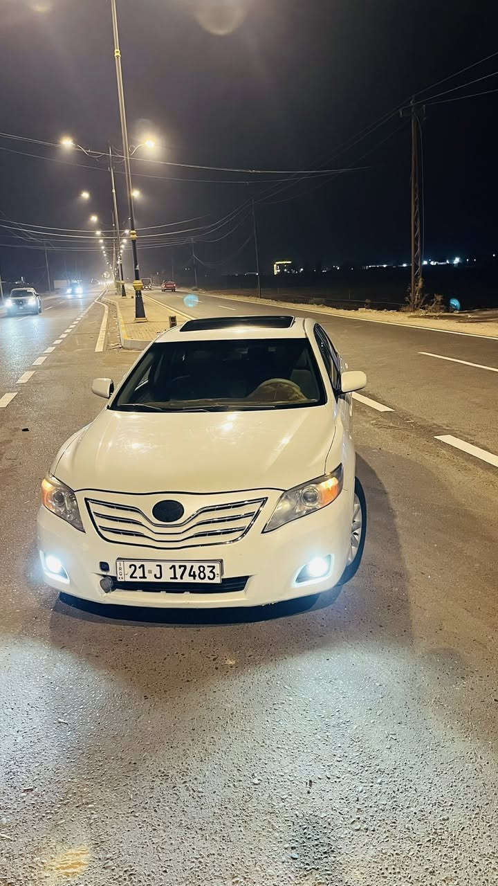 السلام عليكم 
للبيع فقط
كامري 2011  G.L.X اعلى  فئه بالخليجي
اللون ابيض لؤلؤي 
السياره فول فتحه حساسات امامي خلفي بلوجكتورات تحكم موطور برده خلفيه داخل صاج  كشن السايق كهربائي محرك 2.400 vvt صدر امامي خلفي كله جديد حادث السياره باب السايق وجاملغ ايسر امامي بدون دواخل وبارد بسيط جداً فوق قبق البانزين موجوده بالمنشور والباقي مكفول 
السعر 128وبيها مجال بسيط
رقم الهاتف واتساب فقط
***********
*المو شراي لا يتصل.
*ما ابيع لا اقساط ولا وعده.
