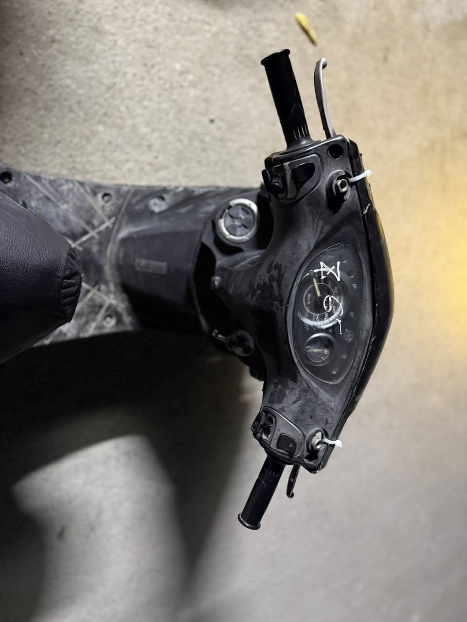 سلام عليكم دراجة ماكس ثعلب 🦊 GTR 
الدراجة نضيفة ما بيها اي عيب 
نقص الدبل لامامي والذيل مكسور على النص 
السعر خاص 
العنون بعقوبة تحرير 
الاتصال + واتساب ***********
