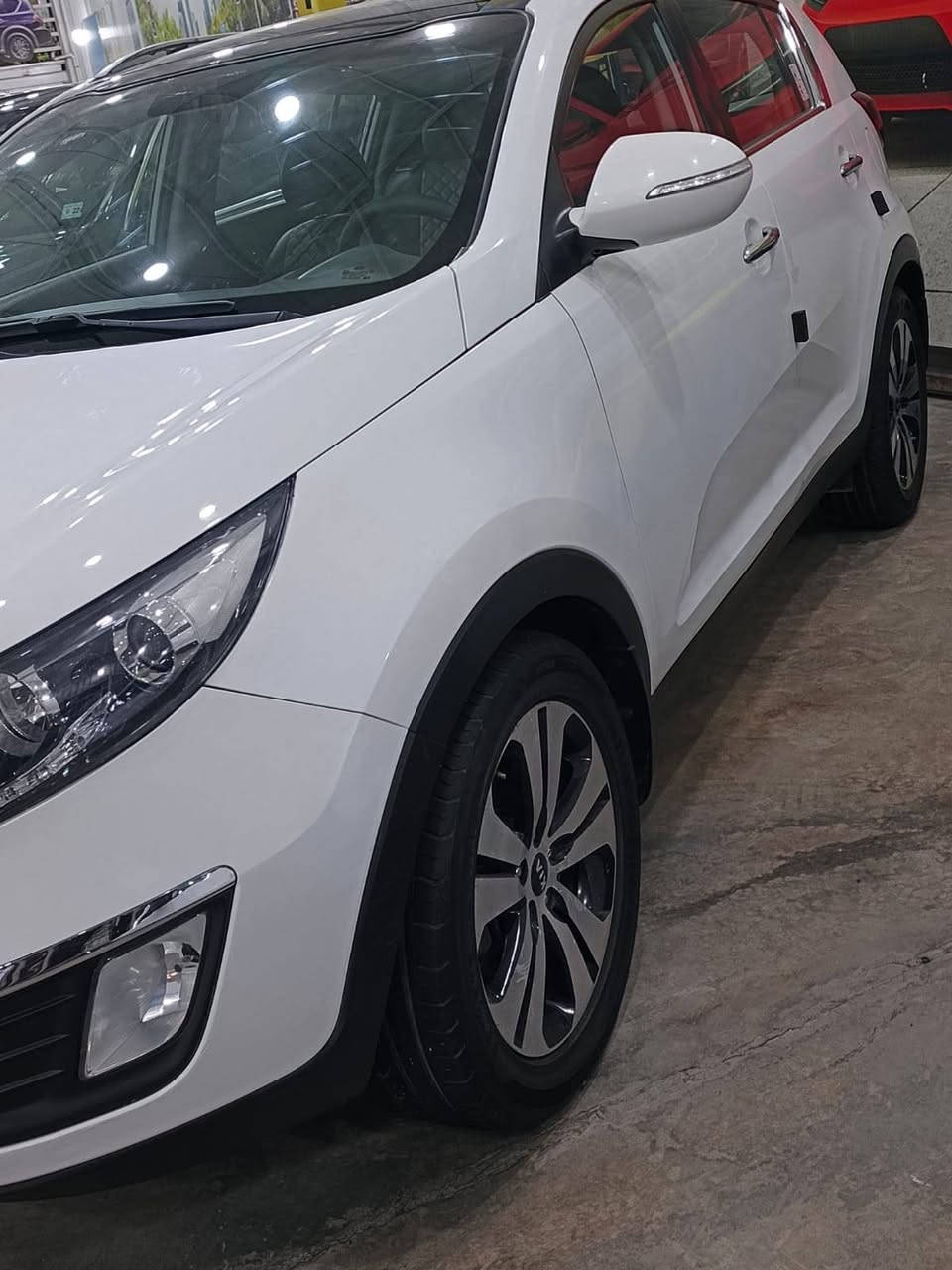 السلام عليكم 
كيا اسبورتج خليجيه موديل 2012 ماشيه 85 محرك 2000 دوش فول الفول مواصفات بانوراما وبصمه وجلد وكشن كهرباء خمسه ويل كب كامره حساس مري شفط لد امامي خلفي فول تحكمات دبل ايرباك السيارة مكفوله عام ماعدا شبر صبغ في البنيد بدون دواخل محرك كير تبريد حداده كهربائيات مكفوله هزه وسنويه ورقم بغداد السعر 154 وبيها مجال بسيط 
العنوان بغداد الاعظميه قرب ساحه عنتر 
موبايل/***********
