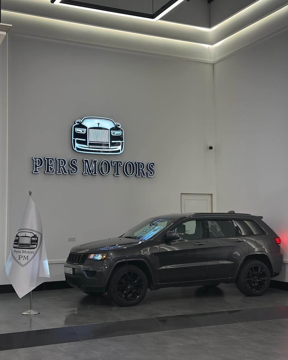 بسم الله الرحمن آلرحيم 

للبيع  - جيب كراند شيروكى بلاك توب 

٢٠١٩ وارد امريكى

لون نفطى  

بيها بنيد صبغ و شبر جاملغ امامى بدون داخل بدون ارباك 

مواصفات بلاك توب 

ماشيه٩٣  الف ميل 

مكينه كير بشرط ما مفتوح 

سنويه جديد تحويل ثانى يوم 

سعر ٢٥٠ ورقه بيها مجال بسيط 

مكانى اربيل *********** واتساب

كورك *********** أربيل, العراق
