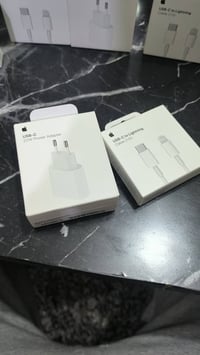 ابل اصلي • شاحن كيبل • مزاد