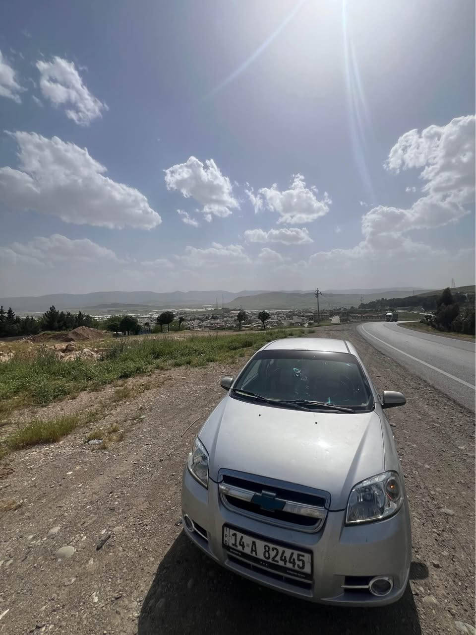 🚗 للبيع أو المراوس – شيفروليه أفيو 2010 وارد خليجي

المحرك: 1.6L خليجي "مسكّر" بحالة ممتازة مبدلة جديد قبل 6 اشهر تقريباً واستخدمله زيت AMSOIL 10W-30

الحالة: السيارة مكفولة بالكامل، فقط الجاملغ الأمامي جهة السائق مصلح (دايره مصلح بمكانه)

المواصفات:
✅ زجاج كهرباء كامل (4 جامات)
✅ مرايا جانبية كهربائية مع تحكم
✅ جنطة كهربائية + سنتر لوك
✅ ريموت كونترول (فتح/قفل/فتح الجنطة)
✅ تبريد/تدفئة شغّال 100%
✅ كهربائيات بلادية وكاملة
شاشة اندرويد اوتو وابل كار بلي + كاميرا خلفية عين السمكة
لايتات عدسات LED
دعامية وبروجكترات ولايتات ودرع وطبربازات ادامة كاملة كلها جديدة
حدادية كلها نفض هستوني مبدلها من الدعامية للدعامية.
الصيانة:
🔧 كلشي شغال بيها بدون نقص
🔧 صيانة دورية كاملة + تبديل جميع الزيوت مؤخراً

📍 موقع السيارة: النجف
📑 رقم بصرة دولي جديد باسمي (يتداور بكل المحافظات)

يرادلها بس صبغ للدعامية الخلفية لونها جارد فقط 
حدادية قبل اسبوعين بدلتها نفضتها كلها والمحرك اشتريته جديد لوك موجودة بالصور بطن المحرك وكل المنتجات والزيوت الي استخدمها اصلية زيت المحرك اصلي تبديلته ب60 الف

مسويلها ادامة كاملة وشاملة مبيها أي نقص لأن قبل اسبوعين رحت بيها من النجف لسليمانية بقيت اسبوع افتر بيها هناك.

📞 للاستفسار: *********** النجف, العراق
