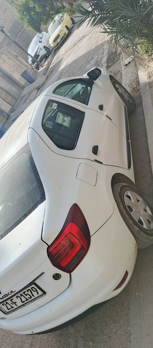 سلام وعليكم رينو سنبل سياره شوفت عينكم حيل نضيفه وحلوه موديل 2017 السعر 60وبيها مجال السياره بسمي  *********** موجود واتساب بس
