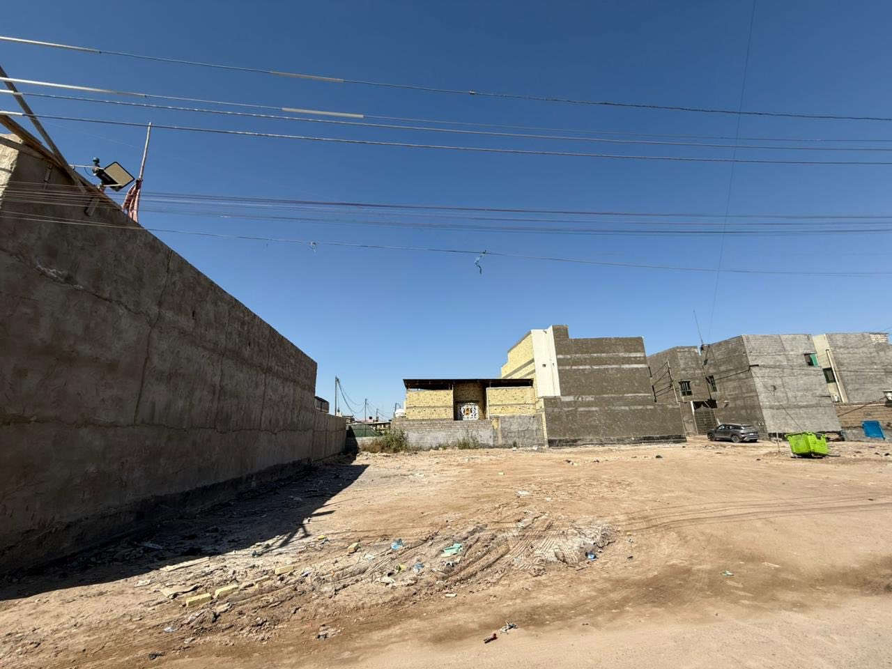 السلام عليكم قطعه للبيع تبعد ع الجسر الايطالي تقريبا500م المساحه 220م الواجهيه 8ونص لوو 9 النزال 24 العنوان التنومه طريق المرسى كوت الجوع شارع ولاية الأمير علي السعر 85وبيها مجال للأستفسار الاتصال ع الرقم ***********
