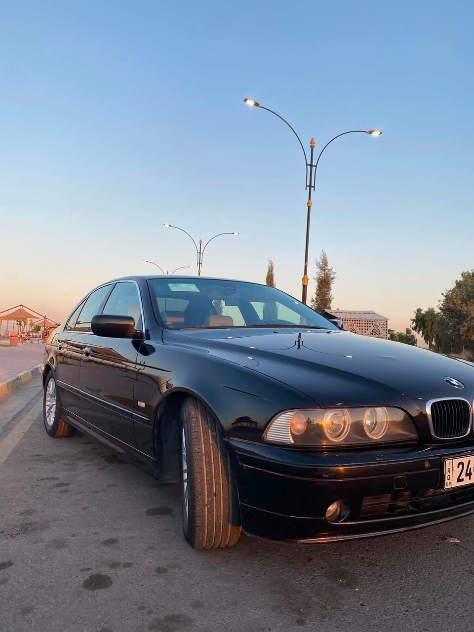 Bmw e39 موديل 2001
حجم 530 كير اوتوماتيك 
بدون ضرر بدون صبغ فقط مكانات بسيطه
غرفه جلد m
كروس سرعه
رقم دهوك انكليزي
السياره جاهزه من ناحية كير ومكينه وكهربائيات 
تبريد شغال 
سياره كلش جديده 
ومعروفه موصفات الصقر ميحتاج اطول واذكرهم
سعرها 127 ورقه
***********
واتساب ***********
