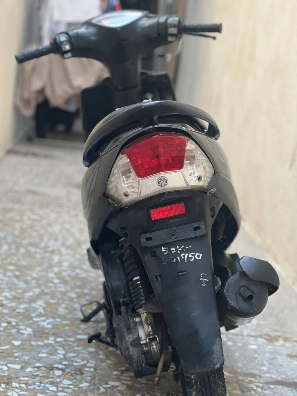 سلام عليكم دراجة ماكس عدلة دراجة بلاد ٤٩ ما مفتوحة الكفرات تجاري فقط الباقي بلاد العنوان ميسان منطقة العرضات قرب السوك الرقم ***********
