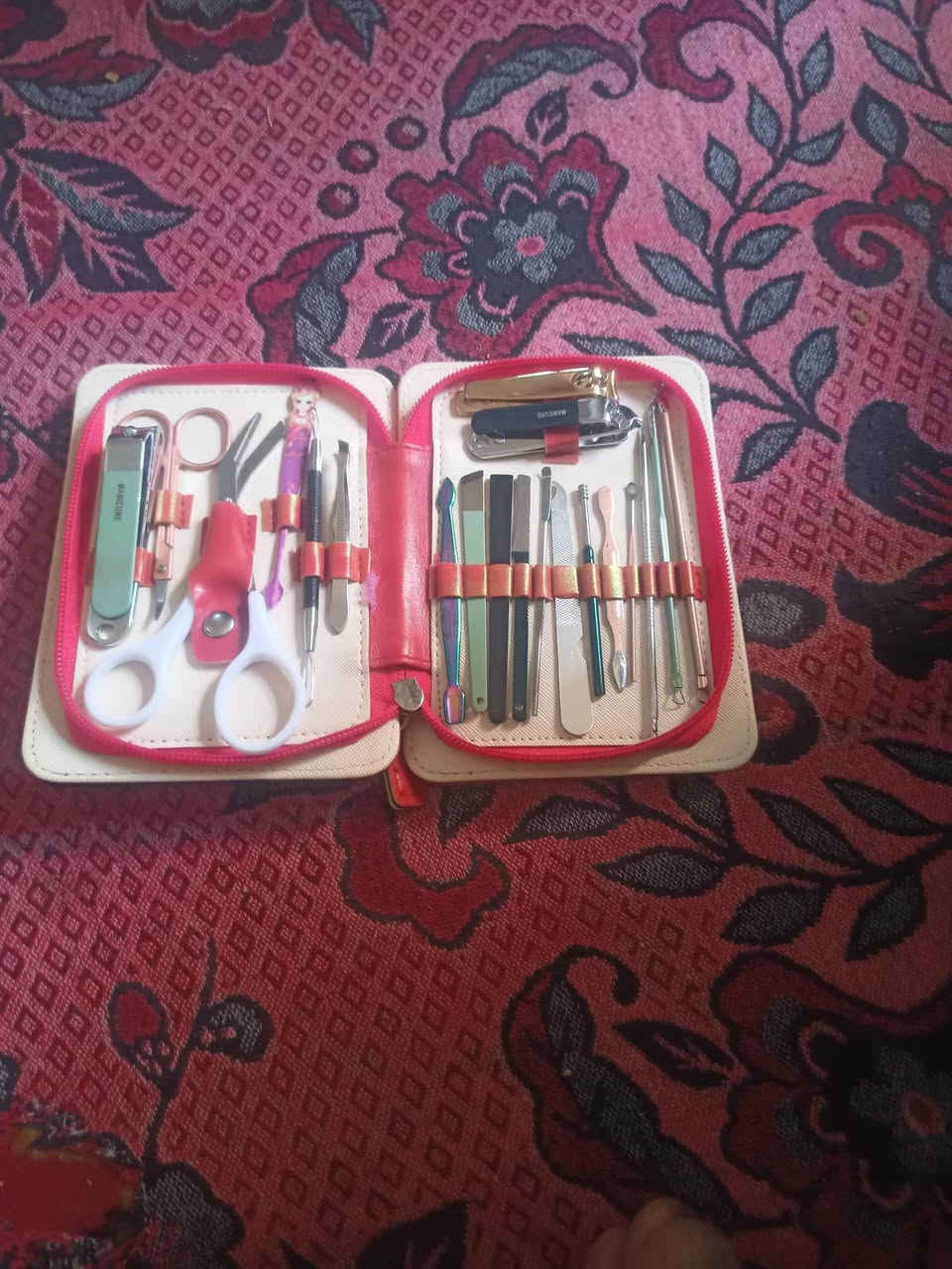 للبيع محفظات تحتوي على ادوات تنظيف الجسم وبسعر مناسب كوفه  تفيد حلاقين وأصحاب الصالونات وحتى ربات بيوت


**إذا كنت صاحب هذا الإعلان وتريد حذفه لأي سبب، رجاءا أرسل رسالة إلى الدعم الفني**